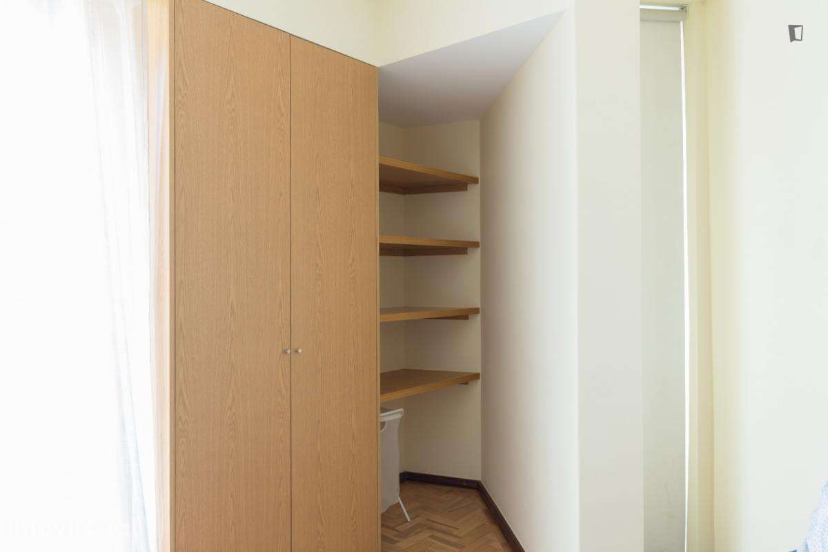 Quarto - localizado em Miragaia Porto - Grande imagem: 5/16