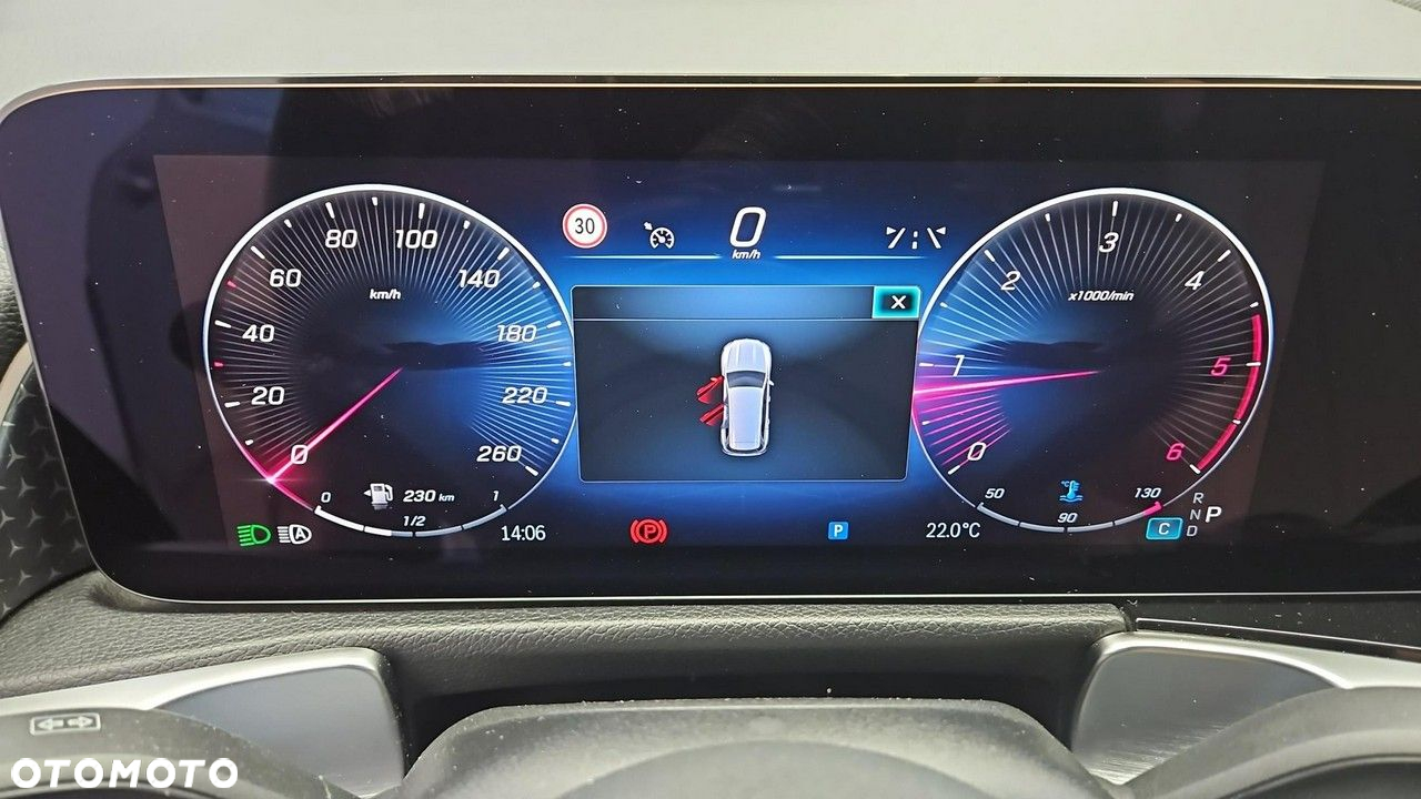Mercedes-Benz GLB - 14