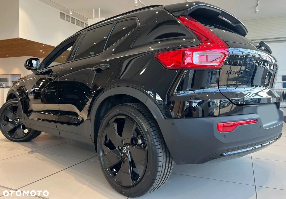 Volvo XC 40 B4 B AWD DKG Ultimate Dark - 2