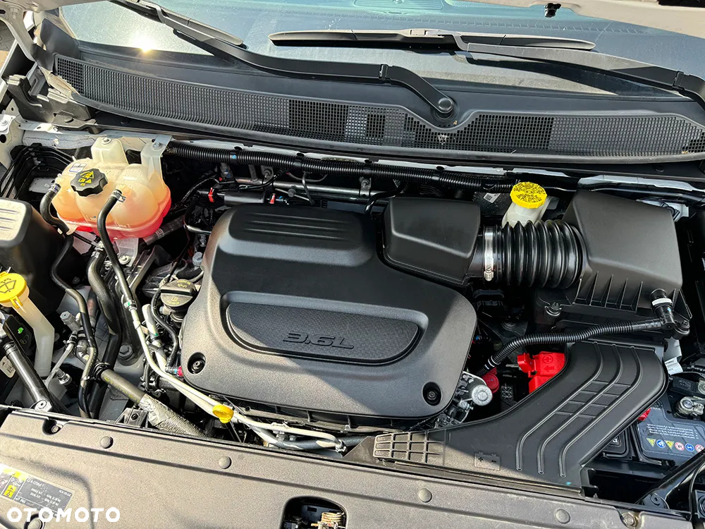 Chrysler Pacifica - 8