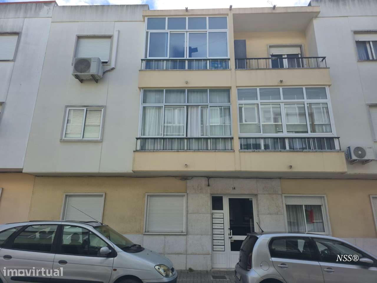 Apartamento T2 com quintal e anexo na Amadora - Grande imagem: 2/28