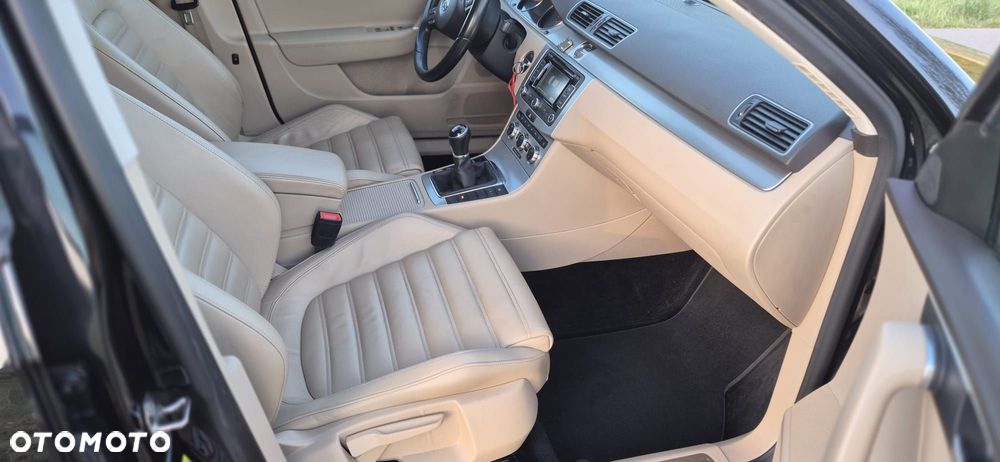 Volkswagen Passat 2.0 TSI Highline - 14