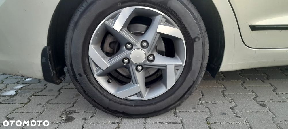 Hyundai Elantra 1.6 Classic + - 7