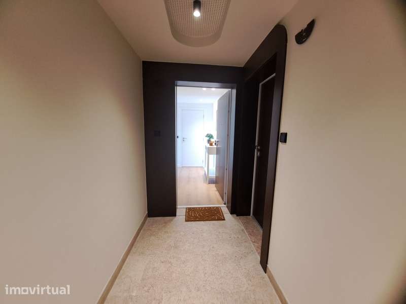 T1 Novo, Mobilado em prédio com Garagem e Elevador – Centro da Cidade! - Grande imagem: 2/19