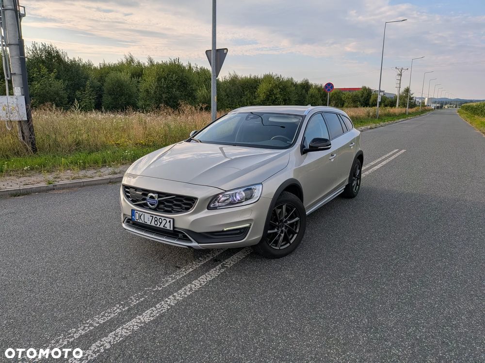 Volvo V60 Cross Country T5 Geartronic Momentum - 1