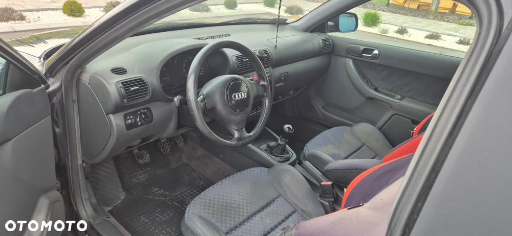 Audi A3 3-drzwiowe 1.8T Ambiente - 10