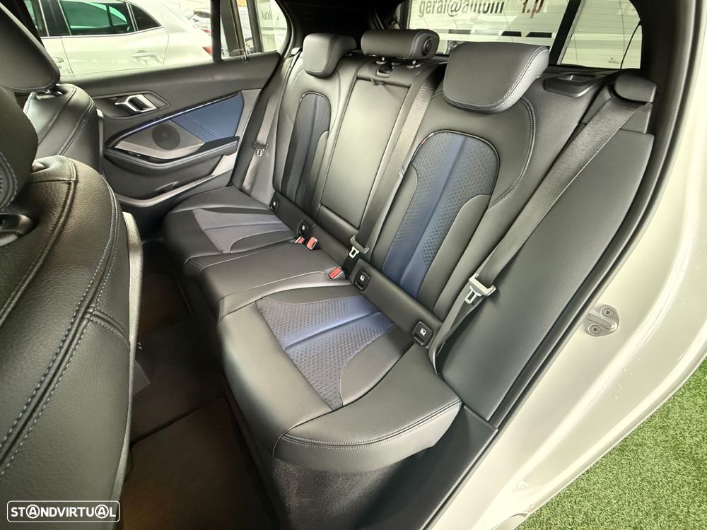 BMW 135 M135 i xDrive Pack 50 anos M - 29