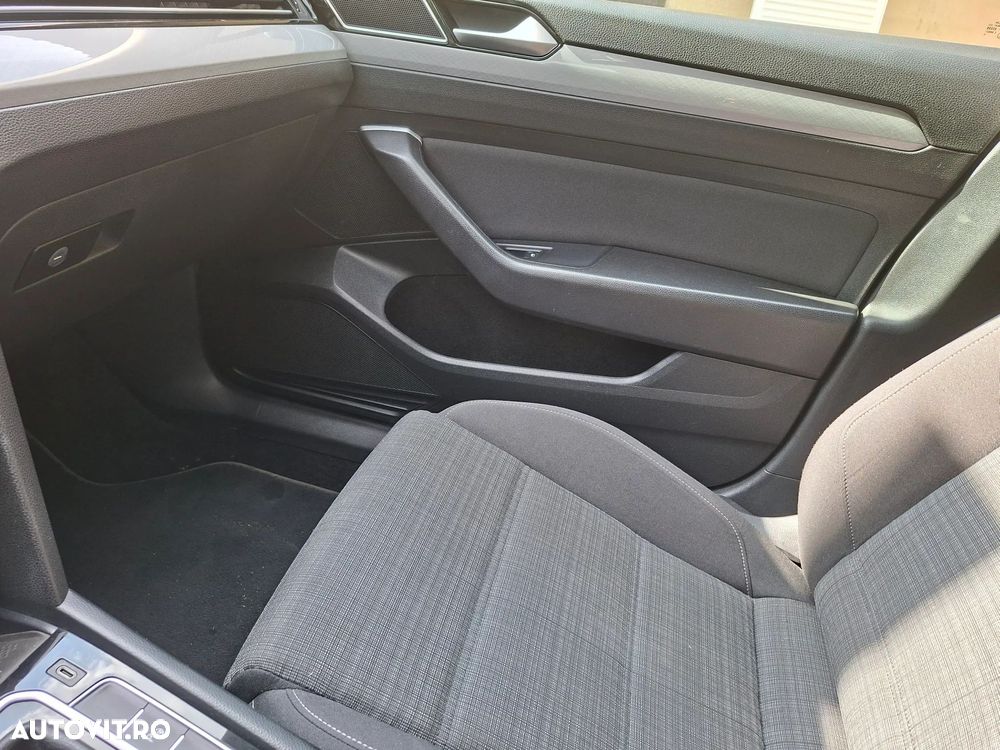 Volkswagen Passat 1.6 TDI SCR DSG Comfortline - 27