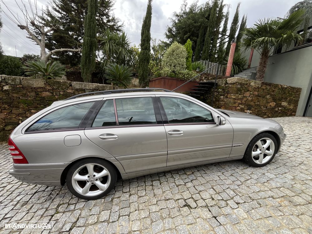 Mercedes-Benz C 200 K Elegance Aut. - 3