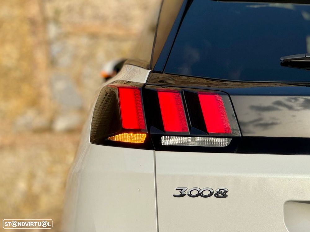 Peugeot 3008 1.2 PureTech Allure Grip Control EAT6 - 18