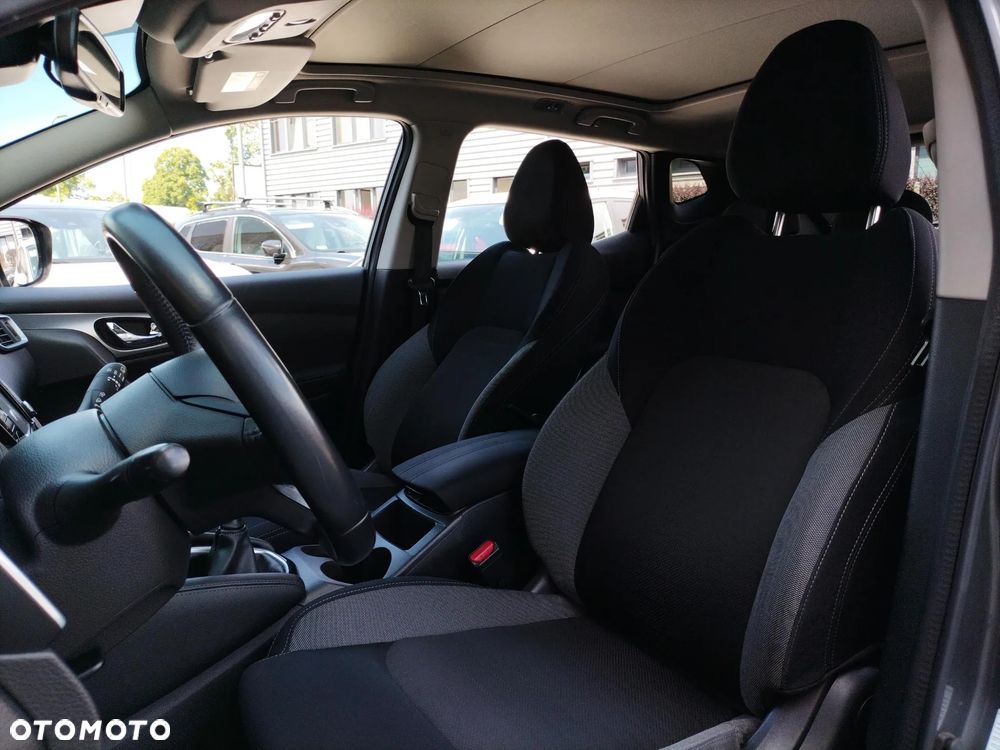 Nissan Qashqai 1.2 DIG-T N-Connecta EU6 - 17