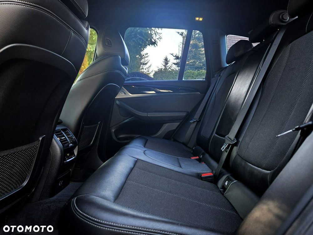 BMW X3 xDrive20d xLine - 12