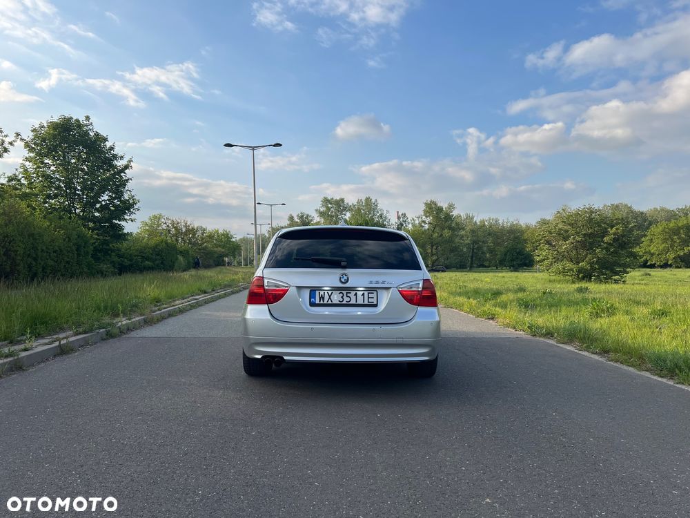BMW Seria 3 325xi - 4