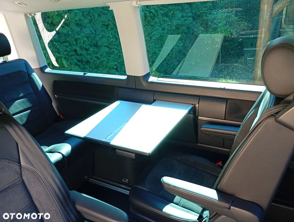 Volkswagen Multivan - 11