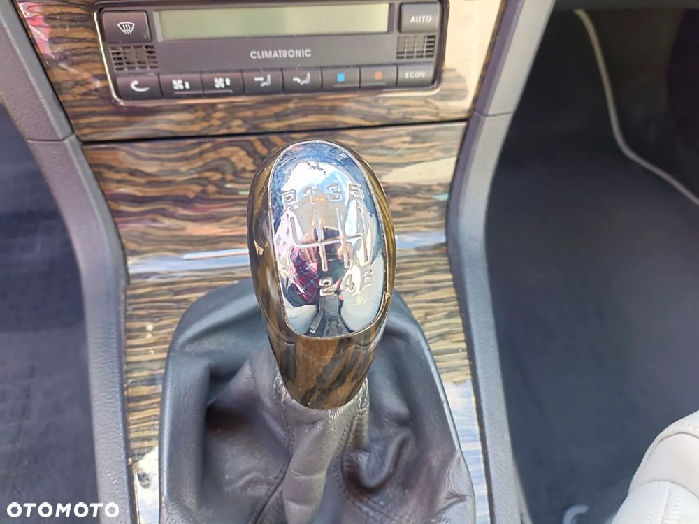 Skoda Superb 2.0 TDI DPF Ambiente - 9