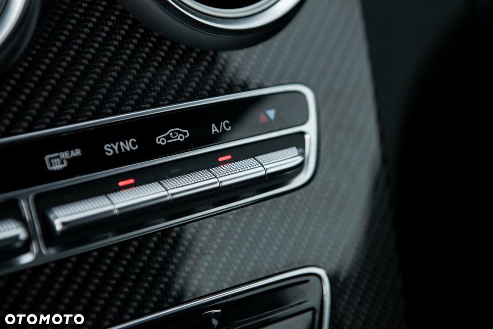 Mercedes-Benz Klasa C AMG 43 4-Matic - 38