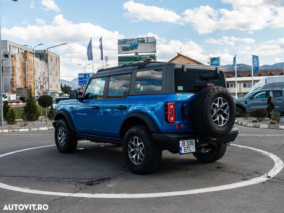 Ford Bronco - 8