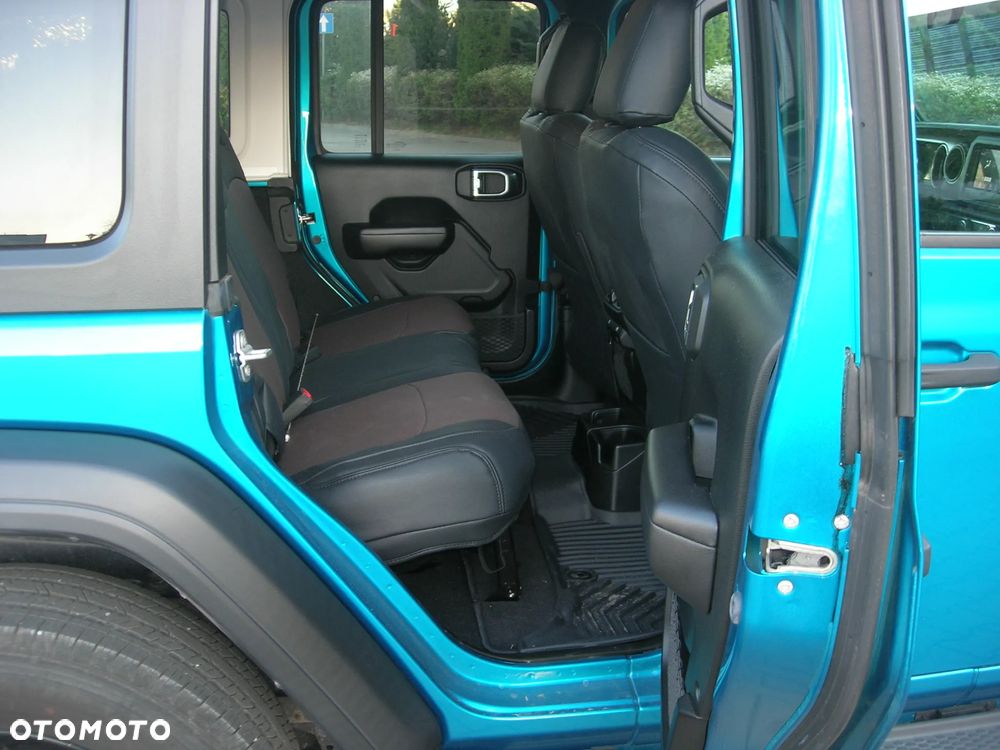 Jeep Wrangler - 16