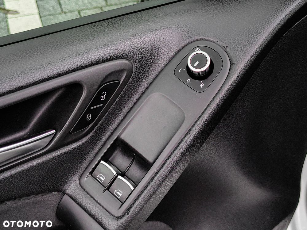 Volkswagen Golf VI 2.0 TSI GTI - 26