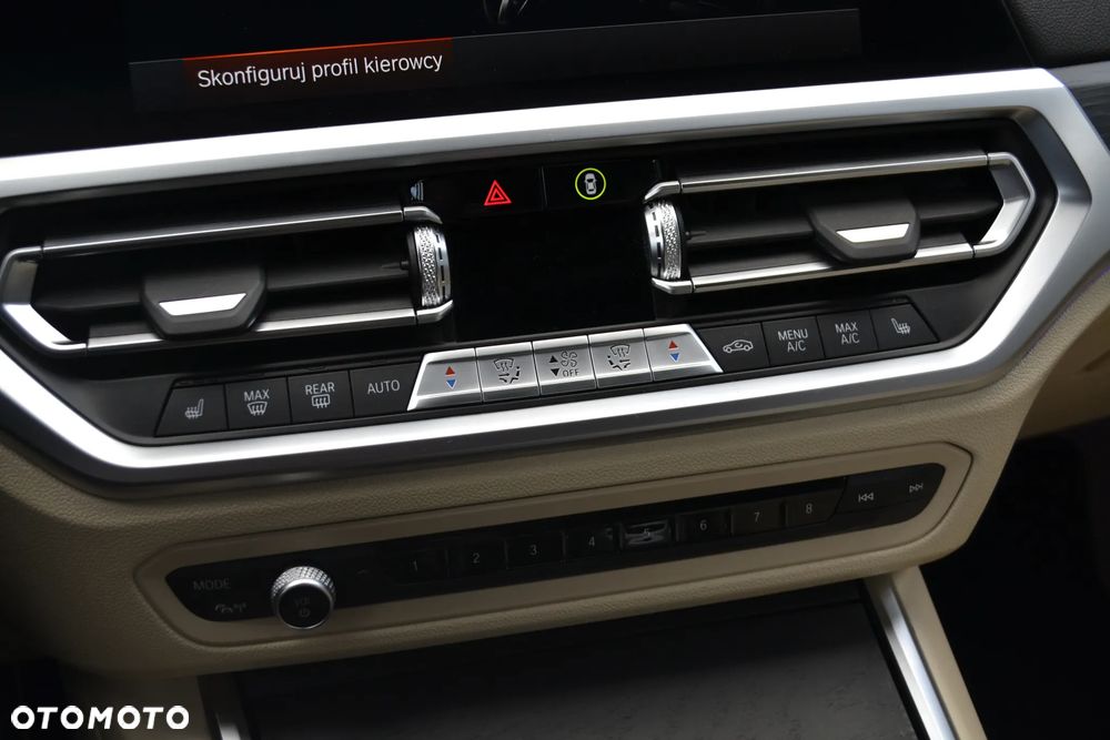 BMW Seria 3 330i xDrive M Sport sport - 31