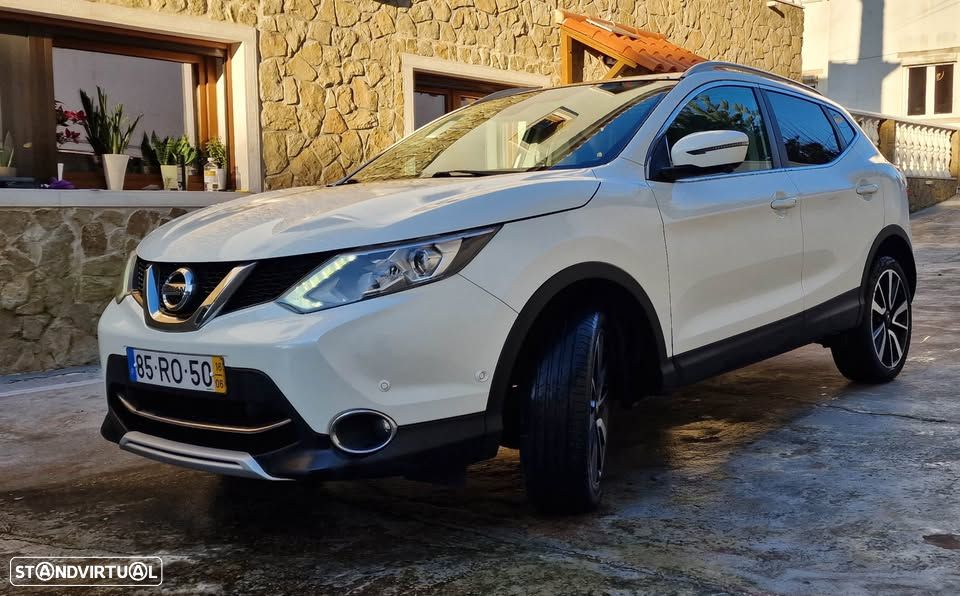 Nissan Qashqai 1.6 dCi Tekna 19 Alcantara - 1