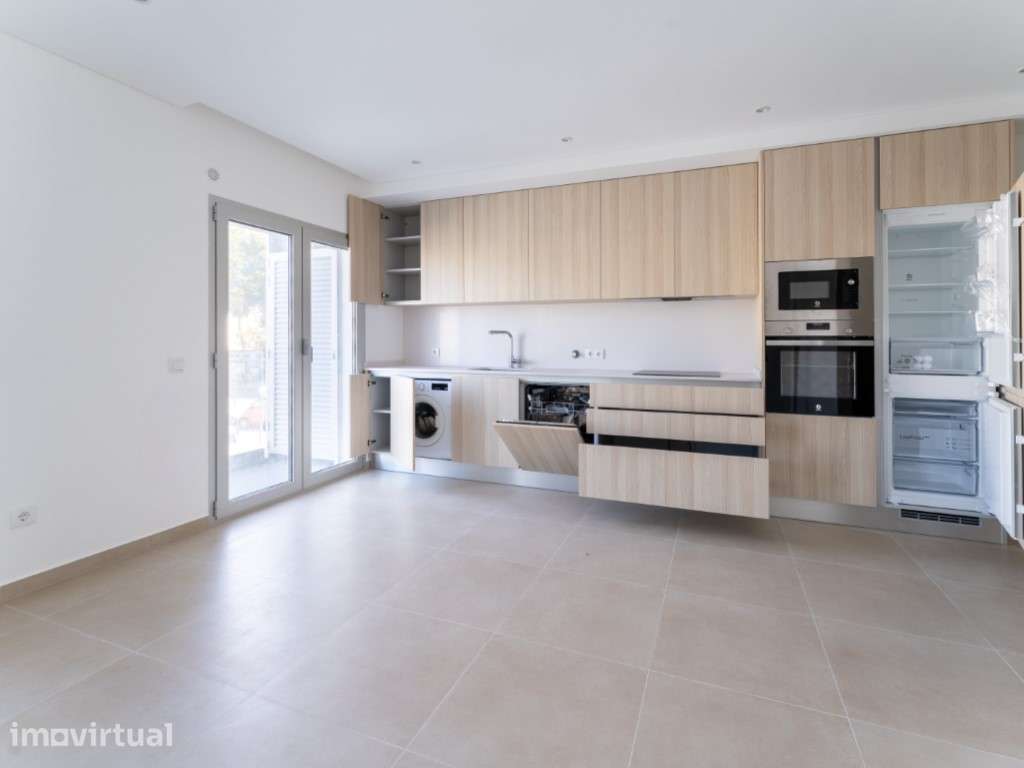 Apartamento T3 junto ao mercado- 200 mts da praia - Grande imagem: 2/61