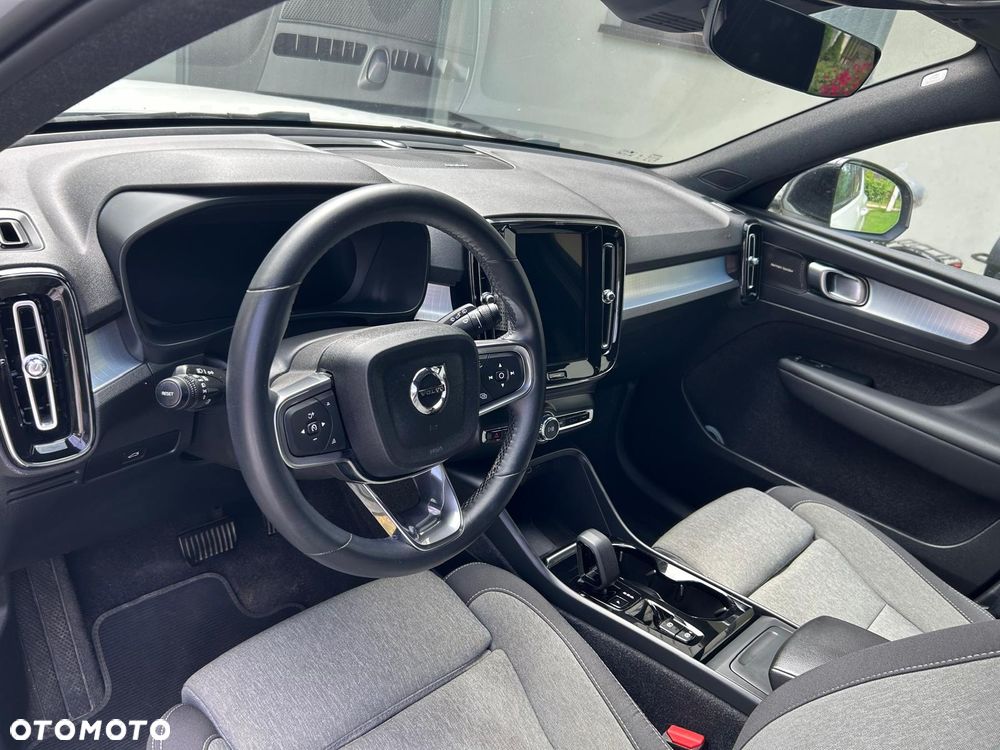 Volvo XC 40 B4 Plus Dark - 9