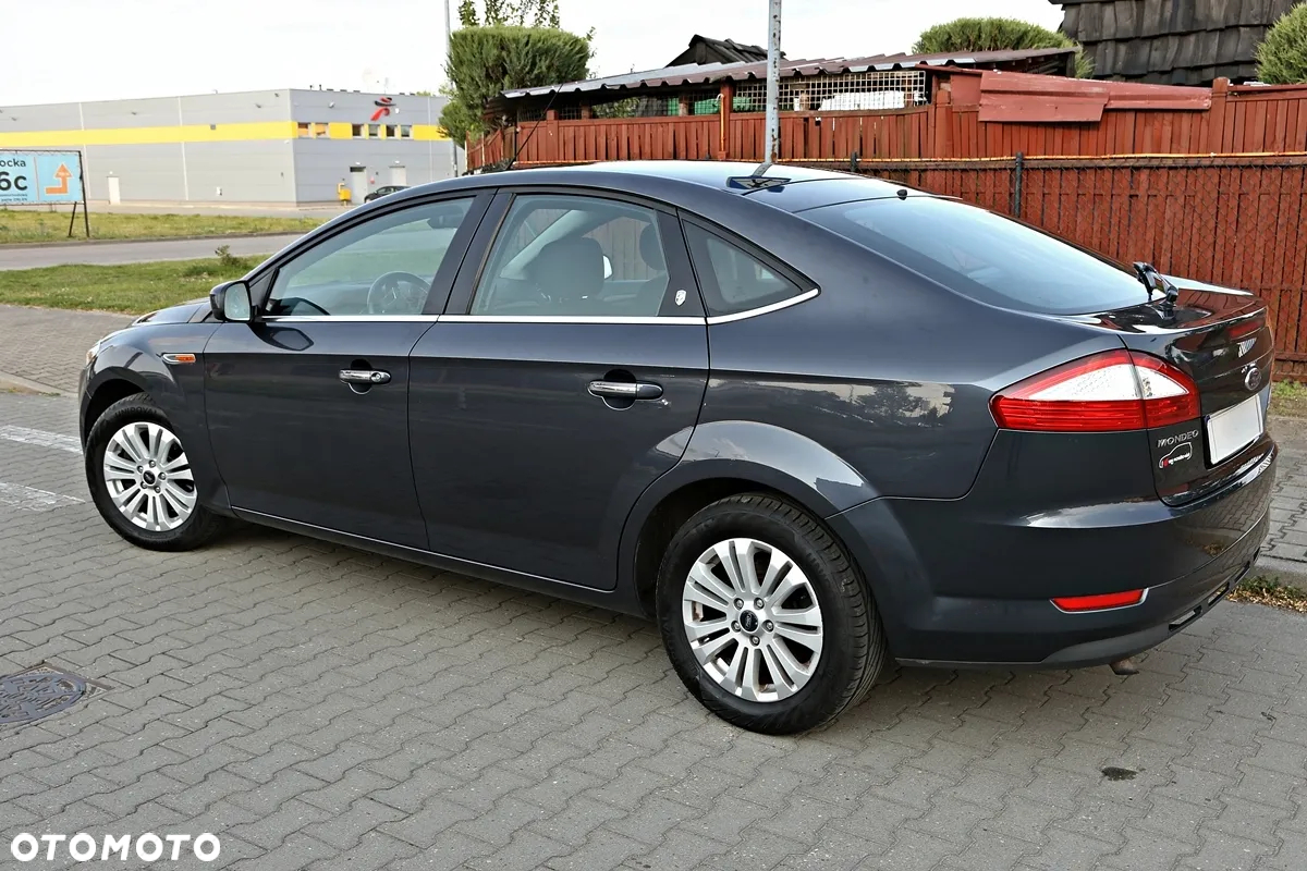 Ford Mondeo 2.0 Ghia - 21