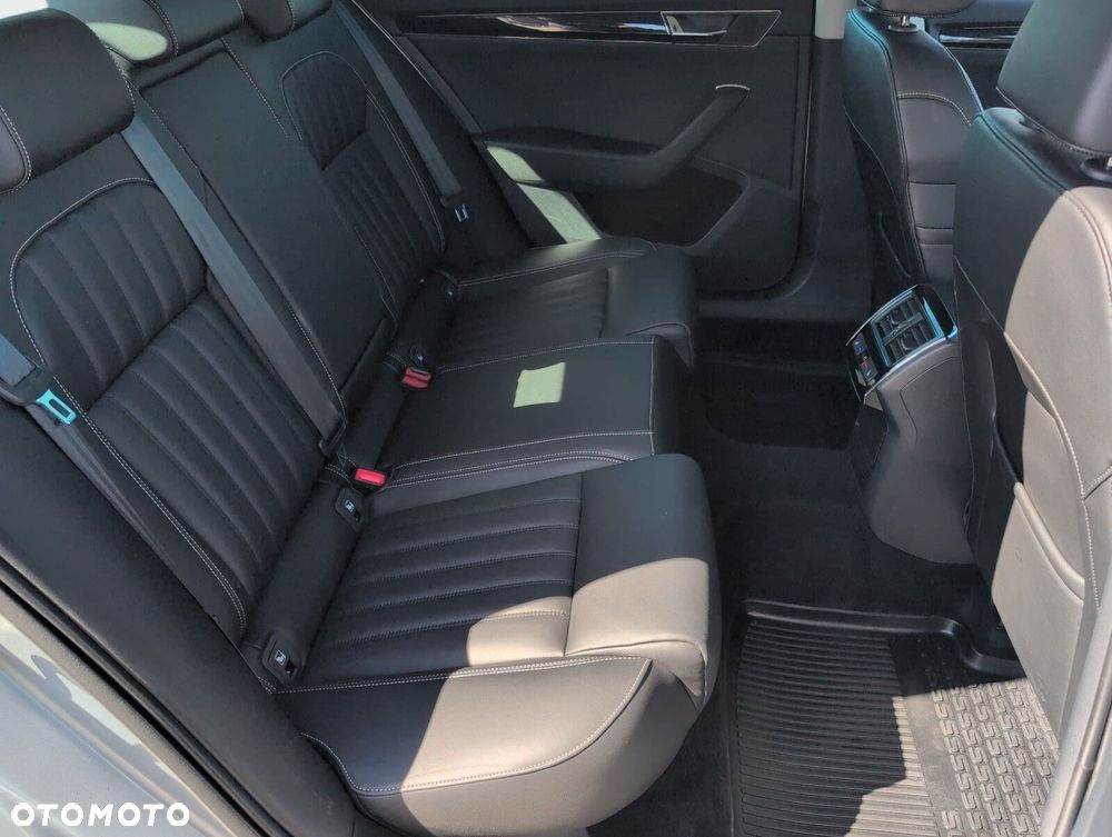 Skoda Superb 2.0 TDI SCR 4x4 L&K DSG - 12