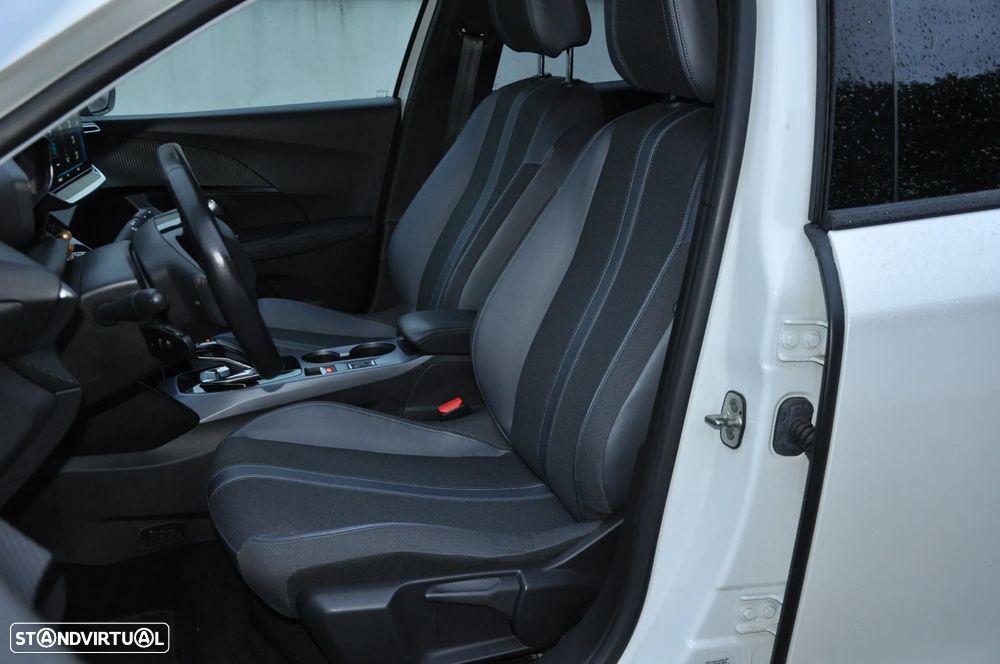 Peugeot e-2008 50 kWh Allure Pack - 23