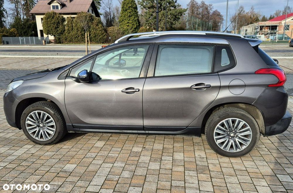 Peugeot 2008 1.2 Pure Tech Signature - 7