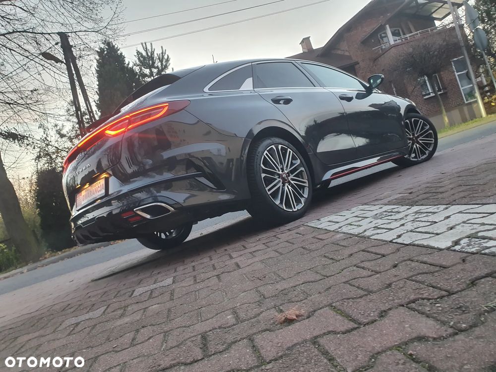 Kia ProCeed 1.6 T-GDI GT DCT - 27