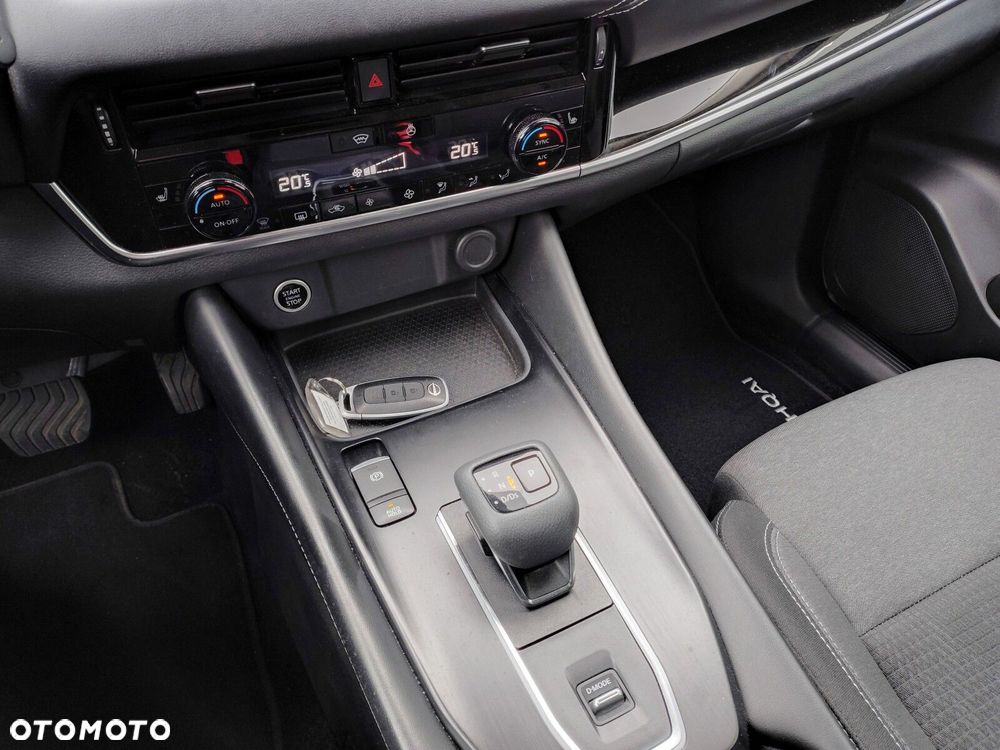 Nissan Qashqai 1.3 DIG-T mHEV N-Connecta Xtronic - 23