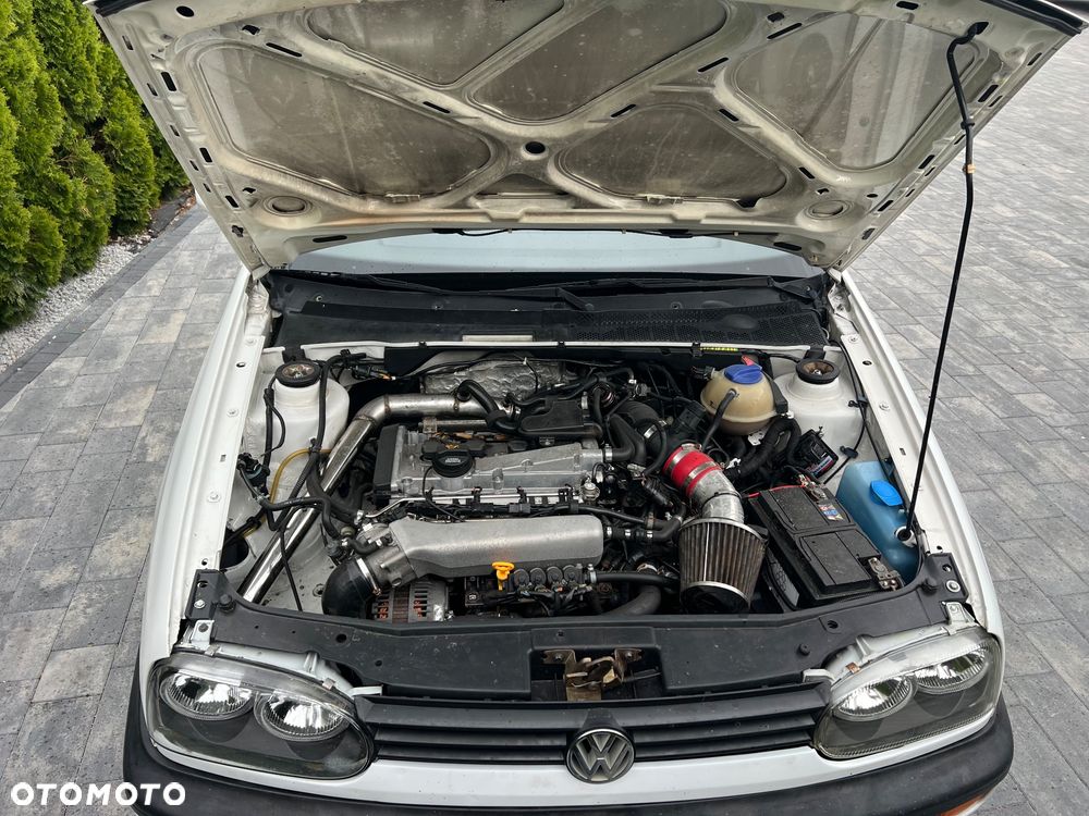 Volkswagen Golf - 6