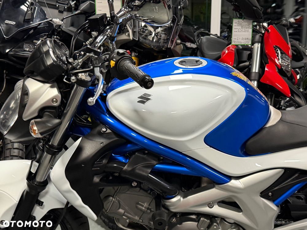 Suzuki Gladius - 34