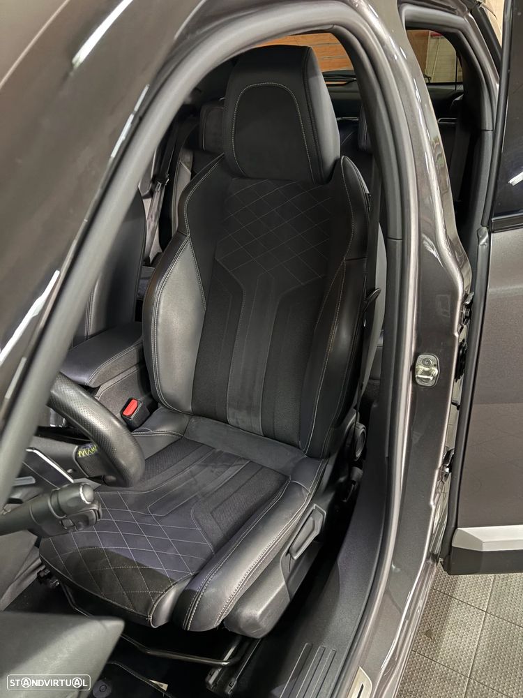 Peugeot 2008 1.2 PureTech GT EAT8 - 11