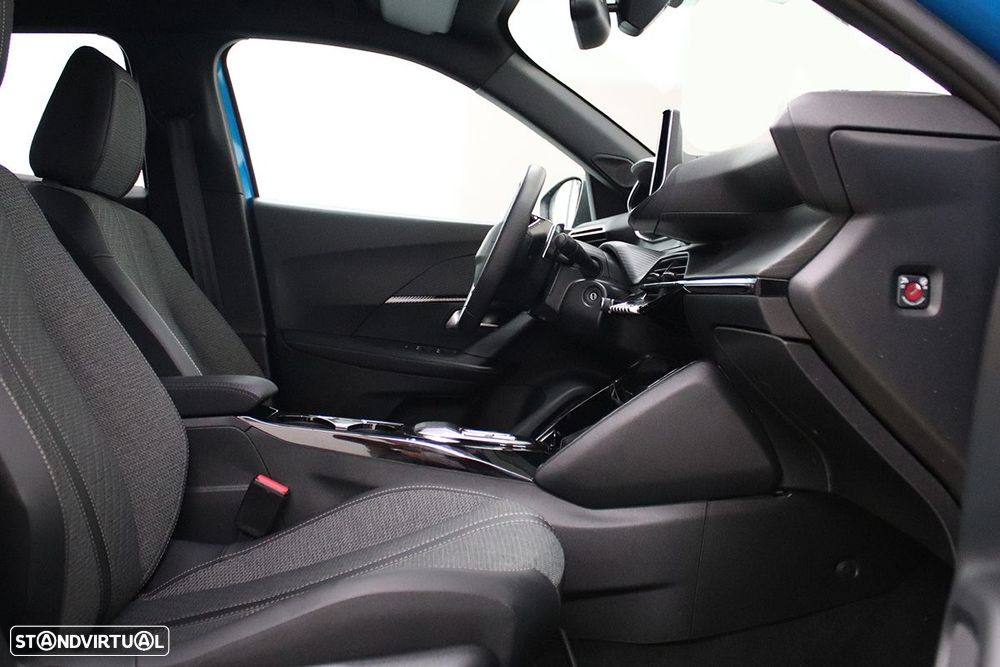 Peugeot 2008 1.2 PureTech Allure EAT8 - 21