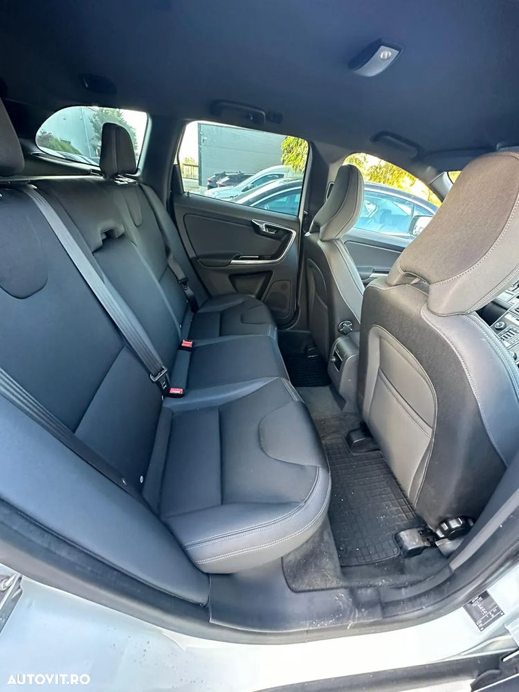 Volvo XC 60 2.4D AWD Kinetic - 7