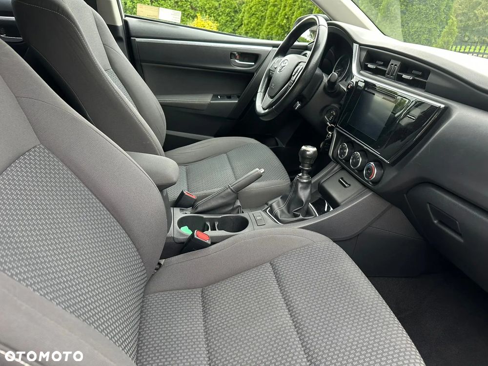 Toyota Corolla 1.6 Comfort - 17