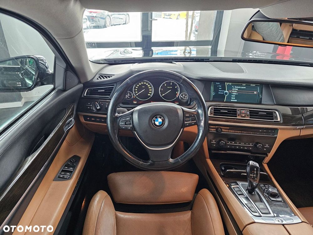 BMW Seria 7 - 16