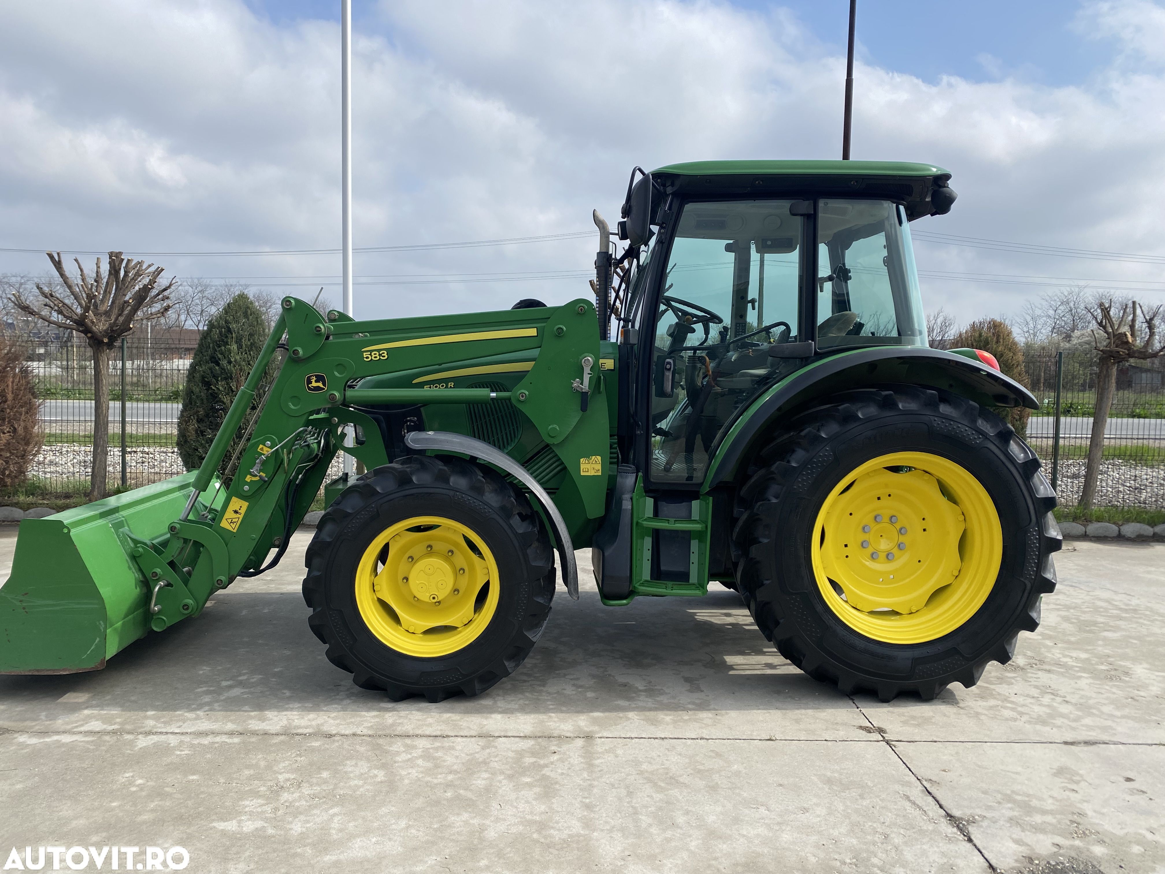 John Deere 5100R - 1
