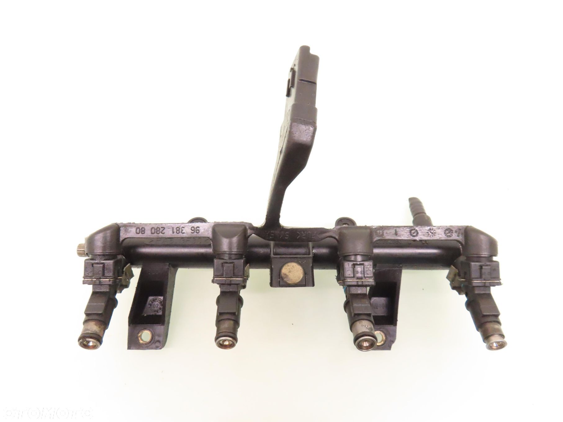 LISTWA WTRYSKOWA PEUGEOT 206 1.4 9628982980C 9638128080 - 1