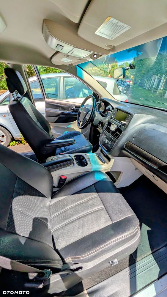 Chrysler Town & Country 3.6 Touring - 4