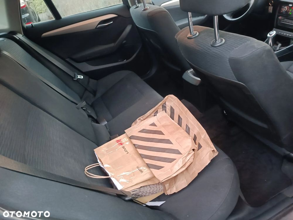 BMW X1 xDrive18d xLine - 10