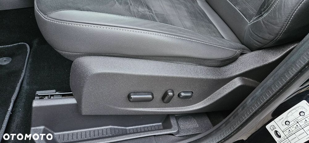 Ford Kuga 2.0 TDCi 4x4 ST-Line - 19