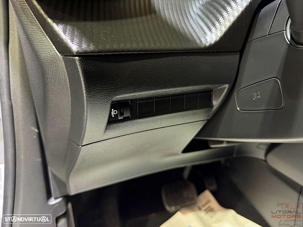 Peugeot 2008 1.2 PureTech Allure Pack EAT8 - 18