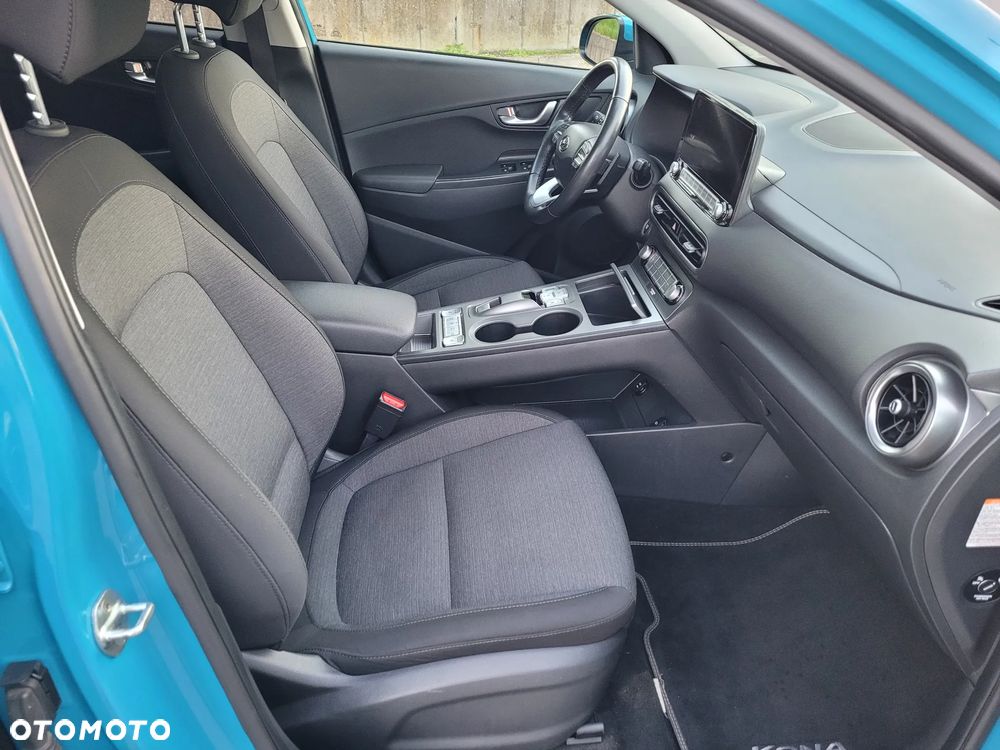 Hyundai Kona - 12