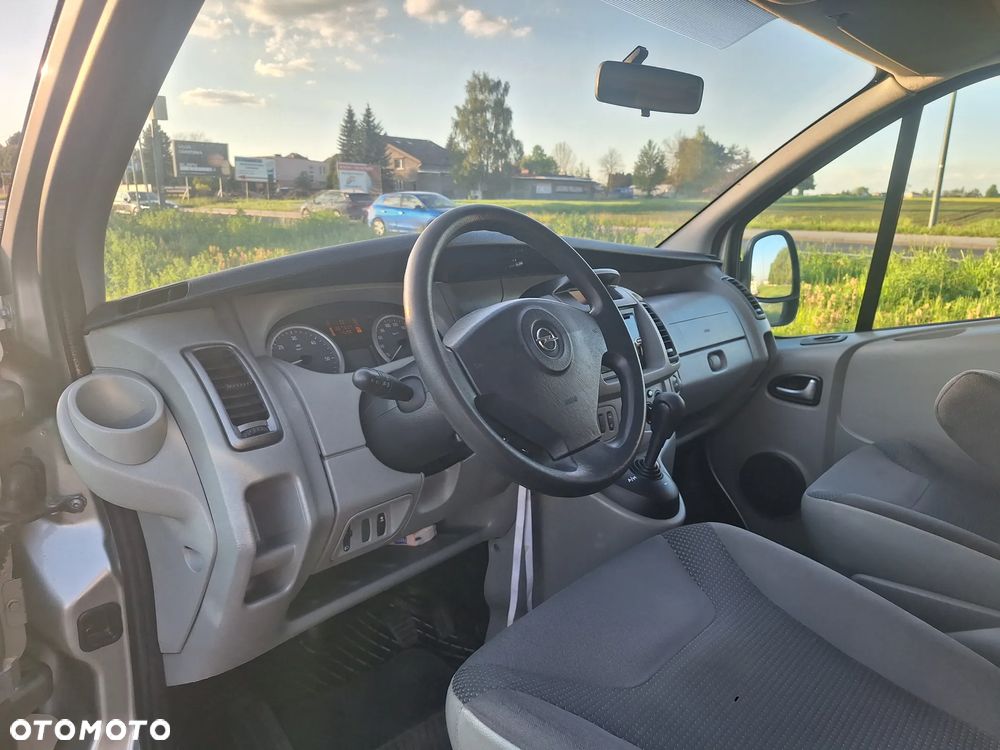 Opel Vivaro - 18