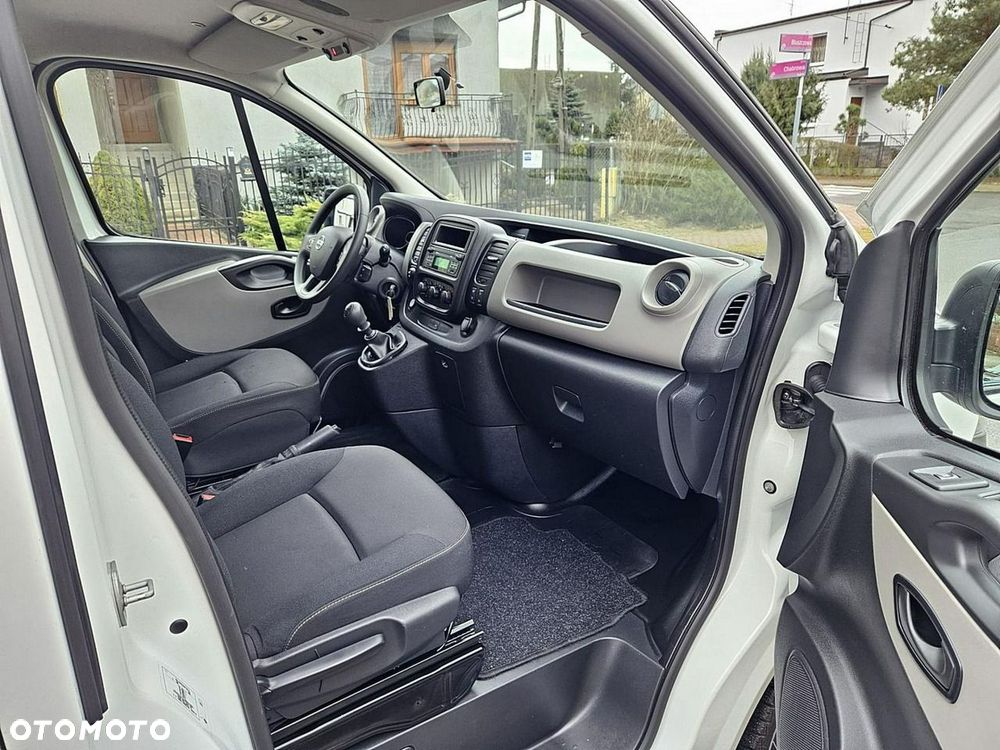 Nissan NV300 - 6