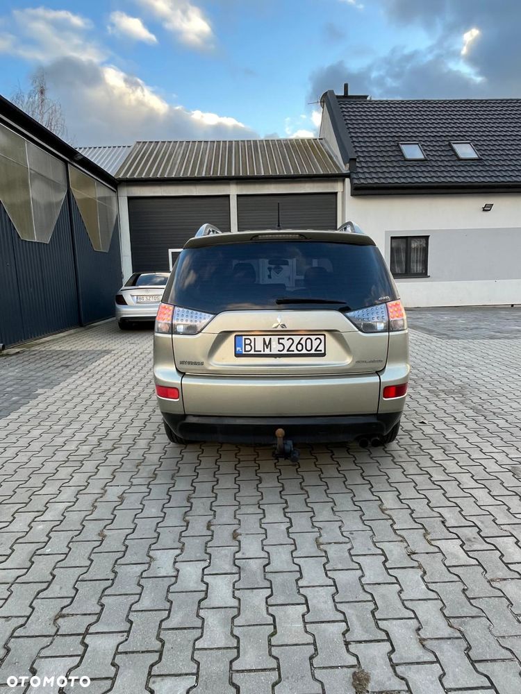 Mitsubishi Outlander 2.0 DID Intense + - 4